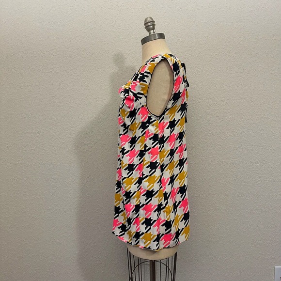MARNI Sleeveless Commessa Tie-Back Ruffle-Neck Tunic Blouse in Multi - Picture 3 of 12